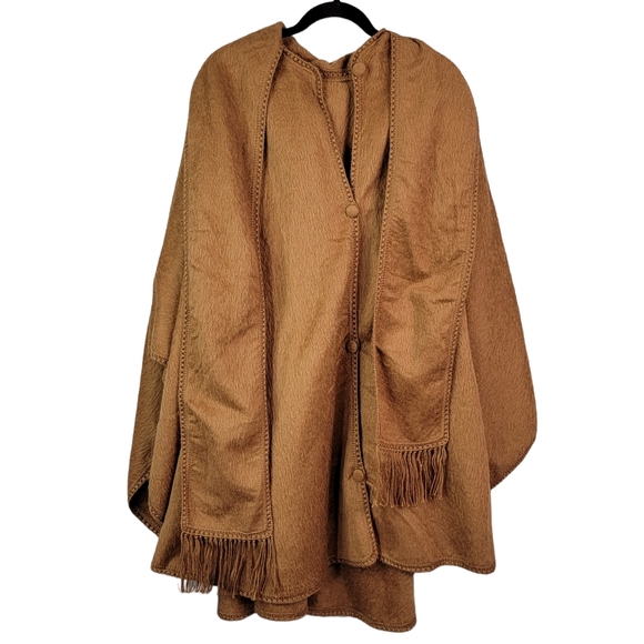 Alpaca Camargo Other - Alpaca Camargo Made in Peru Pacho Cape With Attached Scarf One Size